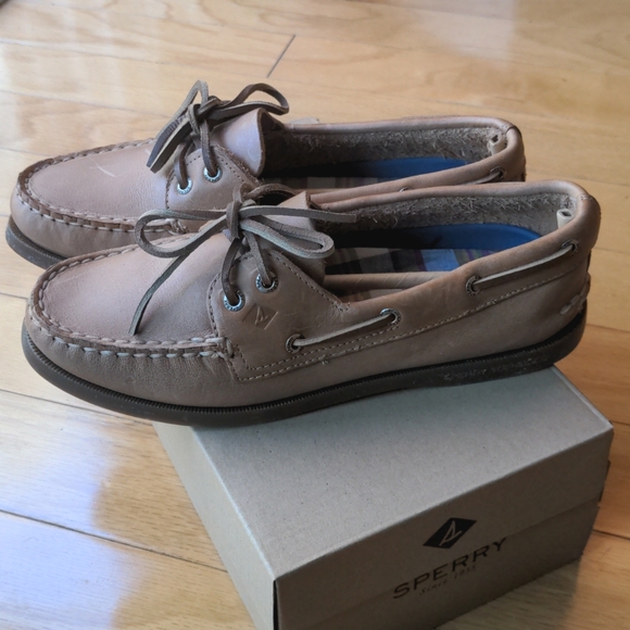 Sperry boat shoes in Sahara brown - Picture 2 of 4